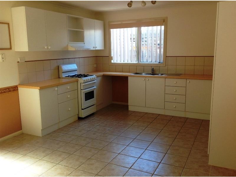 1/266 Greaves Street, Werribee VIC 3030