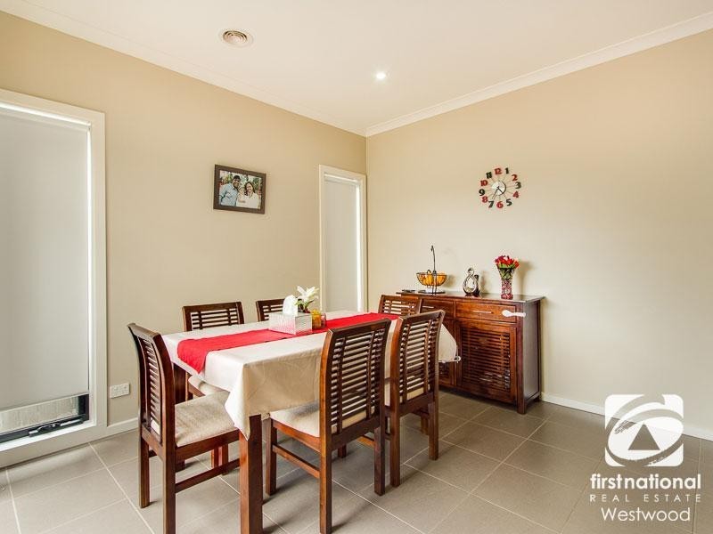 2/3 Ponsford Drive, Point Cook VIC 3030