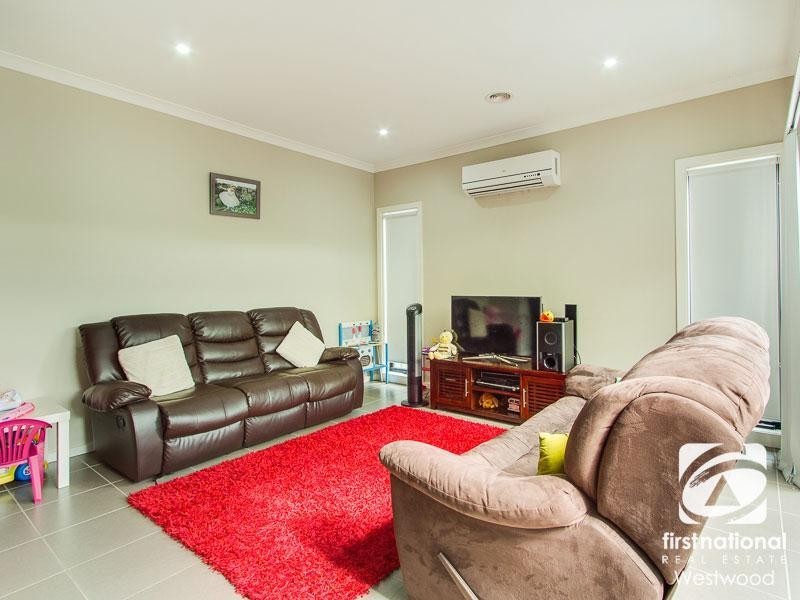 2/3 Ponsford Drive, Point Cook VIC 3030