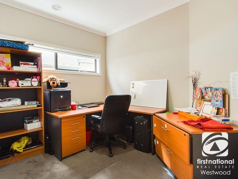 2/3 Ponsford Drive, Point Cook VIC 3030