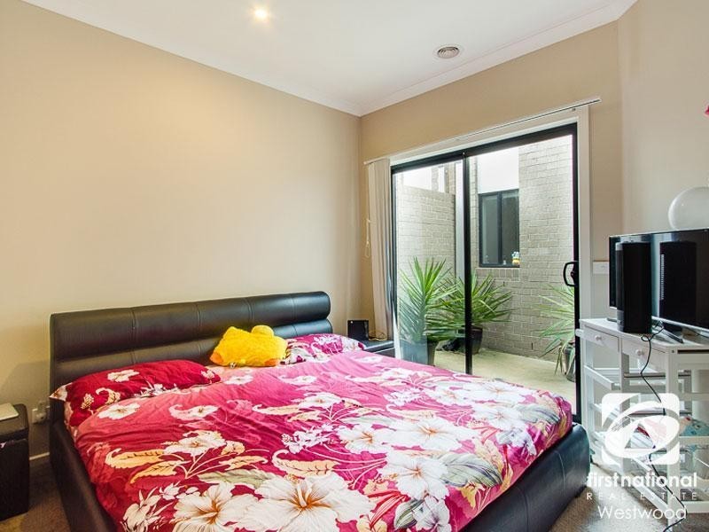 2/3 Ponsford Drive, Point Cook VIC 3030