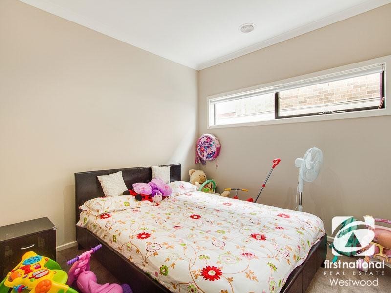 2/3 Ponsford Drive, Point Cook VIC 3030