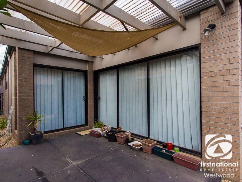 2/3 Ponsford Drive, Point Cook VIC 3030