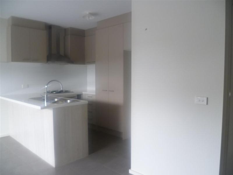 2/5 Thomas Carr Drive, Tarneit VIC 3029