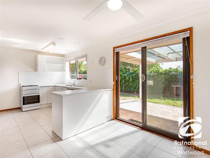 37 Daphne Crescent, Werribee VIC 3030