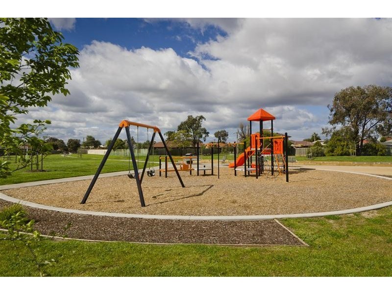 37 Daphne Crescent, Werribee VIC 3030