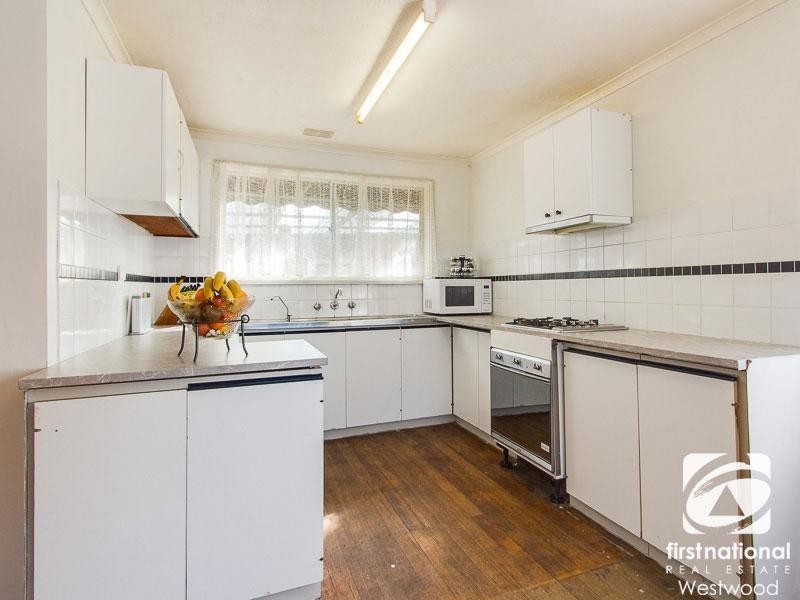 4 Milton Drive, Wyndham Vale VIC 3024