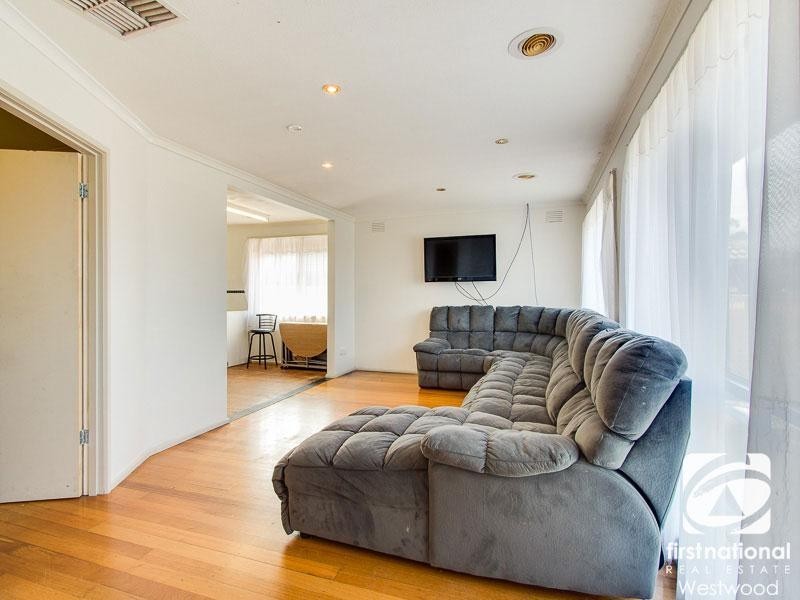 4 Milton Drive, Wyndham Vale VIC 3024