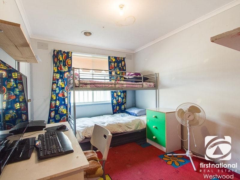 4 Milton Drive, Wyndham Vale VIC 3024