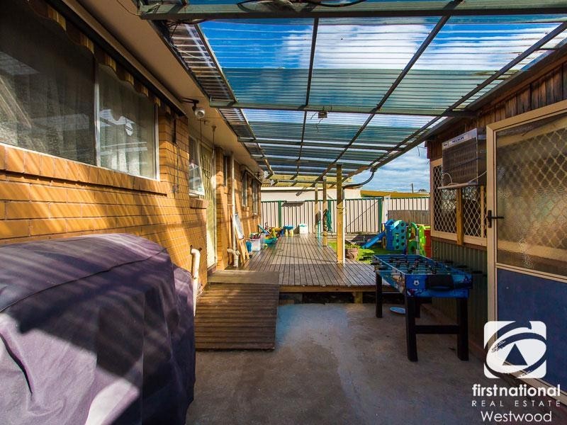 4 Milton Drive, Wyndham Vale VIC 3024