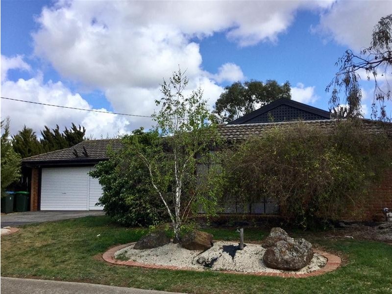 70 Songlark Crescent, Werribee VIC 3030