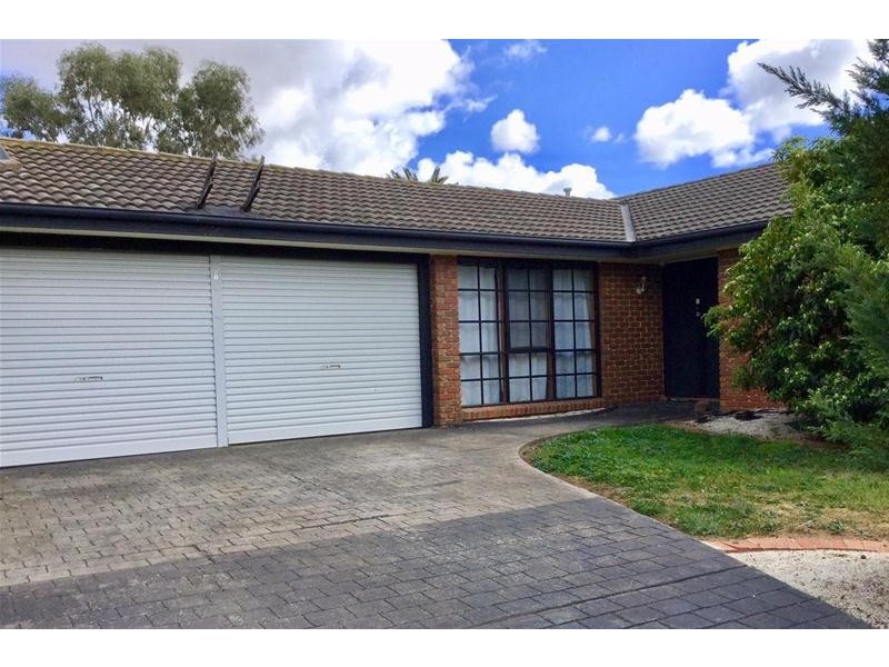 70 Songlark Crescent, Werribee VIC 3030