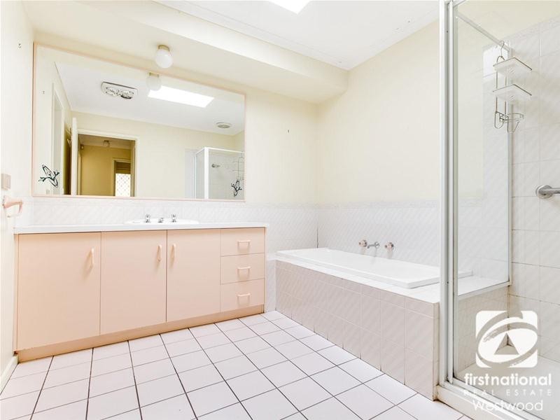 18 The Glades, Hoppers Crossing VIC 3029