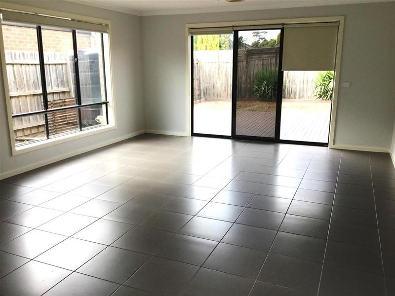 2/14 Halladale Avenue, Wyndham Vale VIC 3024