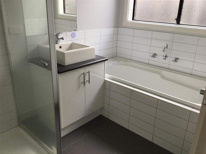 2/14 Halladale Avenue, Wyndham Vale VIC 3024