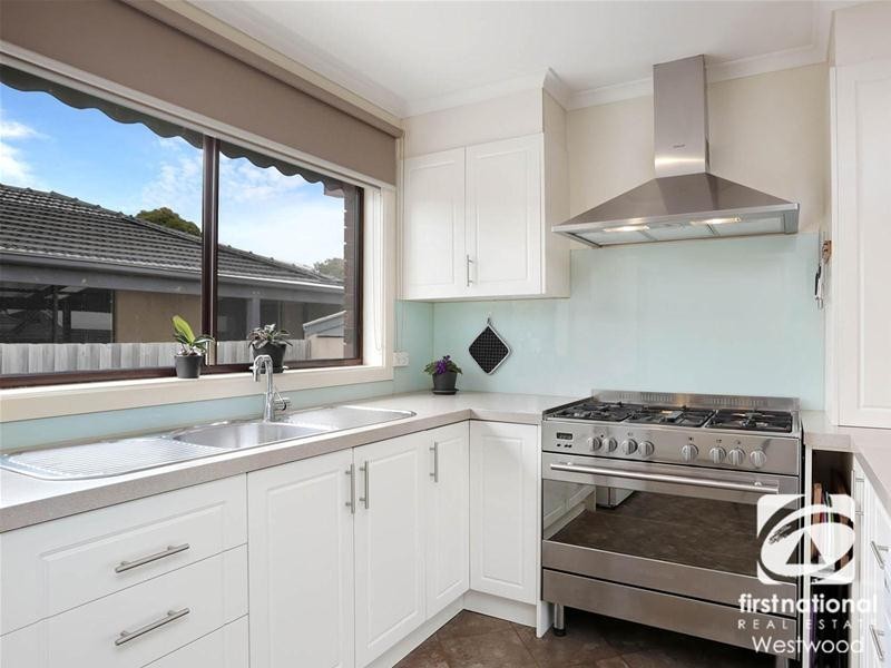 40 Nangiloc Crescent, Werribee VIC 3030