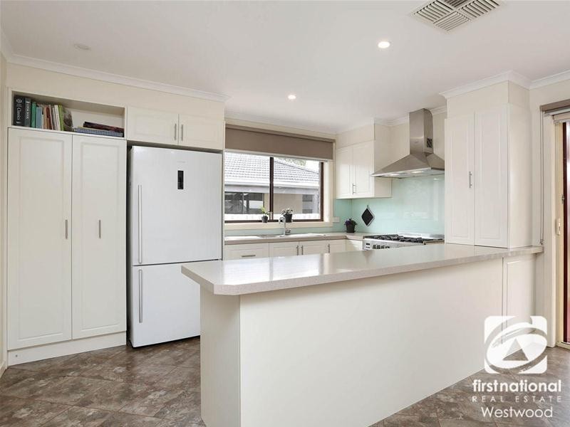 40 Nangiloc Crescent, Werribee VIC 3030