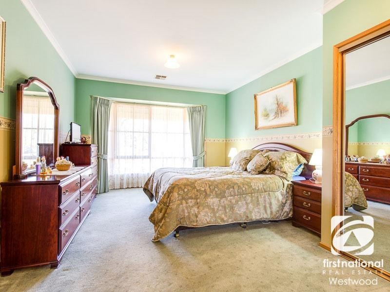 12 De Garis Place, Werribee VIC 3030