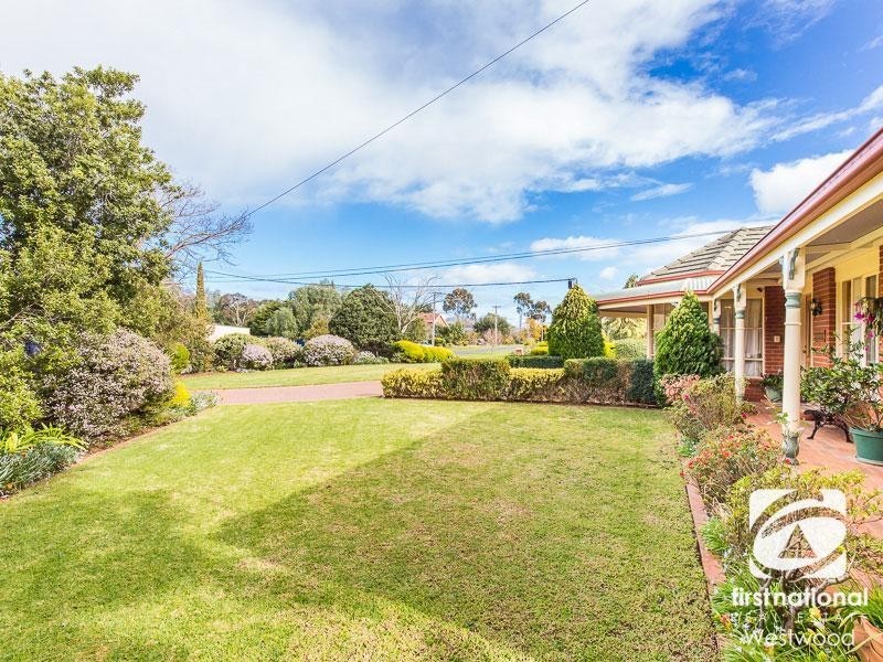 12 De Garis Place, Werribee VIC 3030