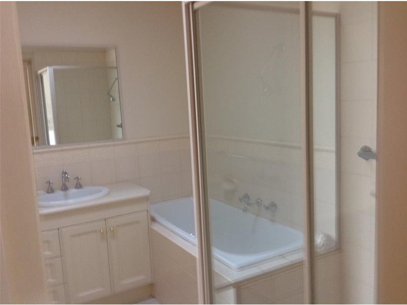 2B Wattle Avenue, Werribee VIC 3030