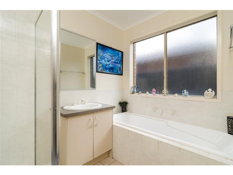 20 Maclarens Close, Wyndham Vale VIC 3024