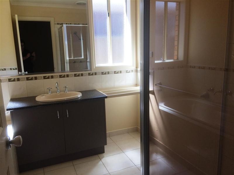 9 Bellfield Court, Wyndham Vale VIC 3024