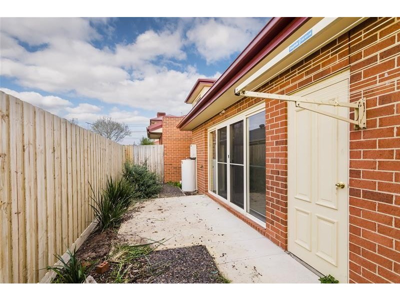 4/3 Redwood Drive, Hoppers Crossing VIC 3029