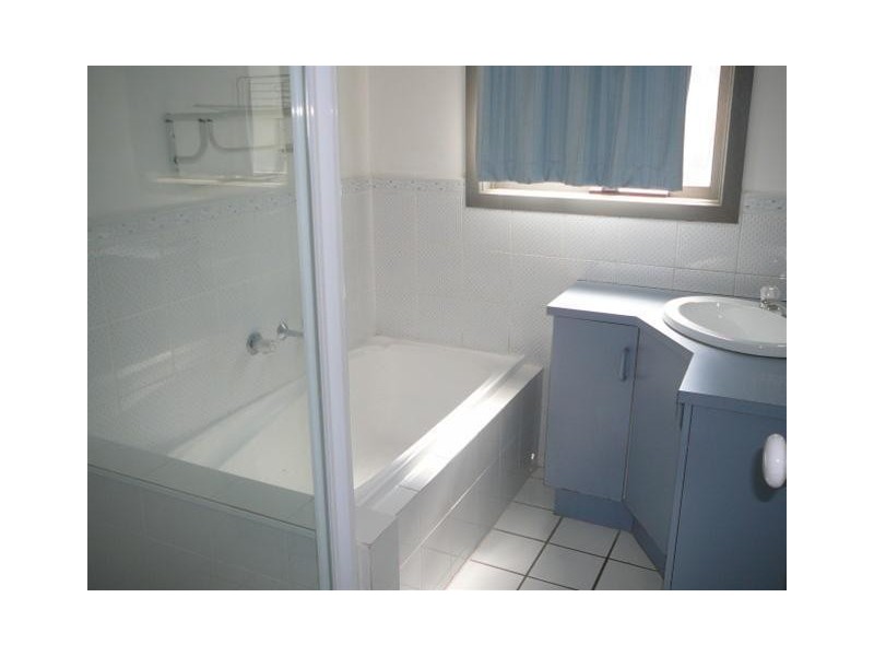 2/36 Black Forest Road, Werribee VIC 3030