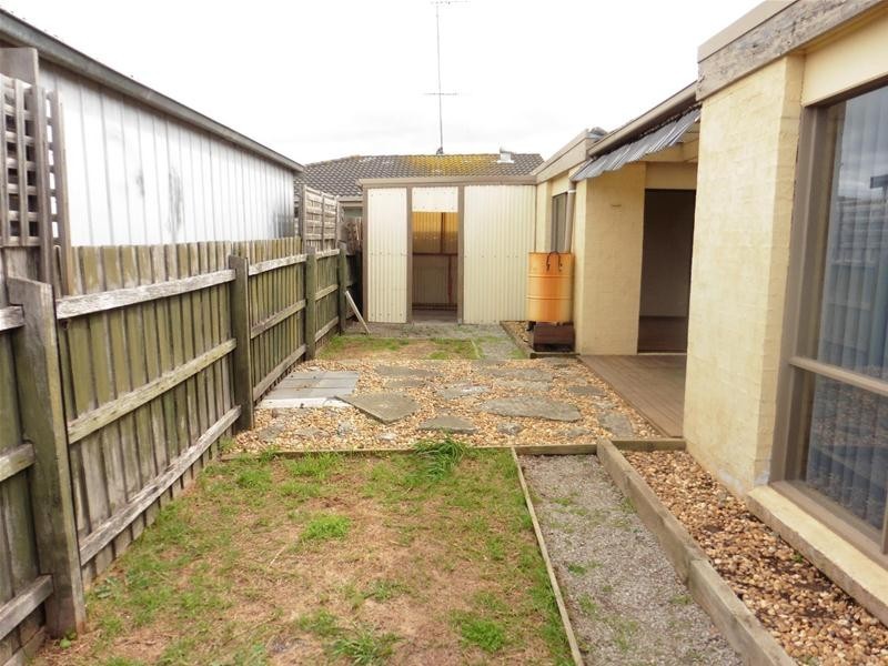 2/36 Black Forest Road, Werribee VIC 3030