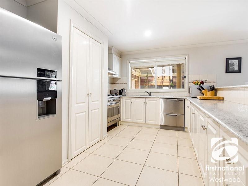 15 Maculata  Place, Wyndham Vale VIC 3024