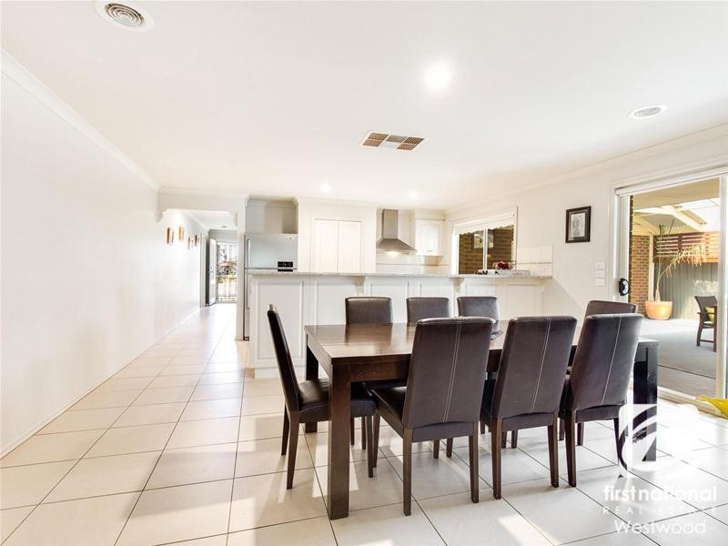 15 Maculata  Place, Wyndham Vale VIC 3024