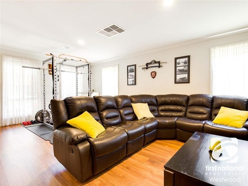 15 Maculata  Place, Wyndham Vale VIC 3024