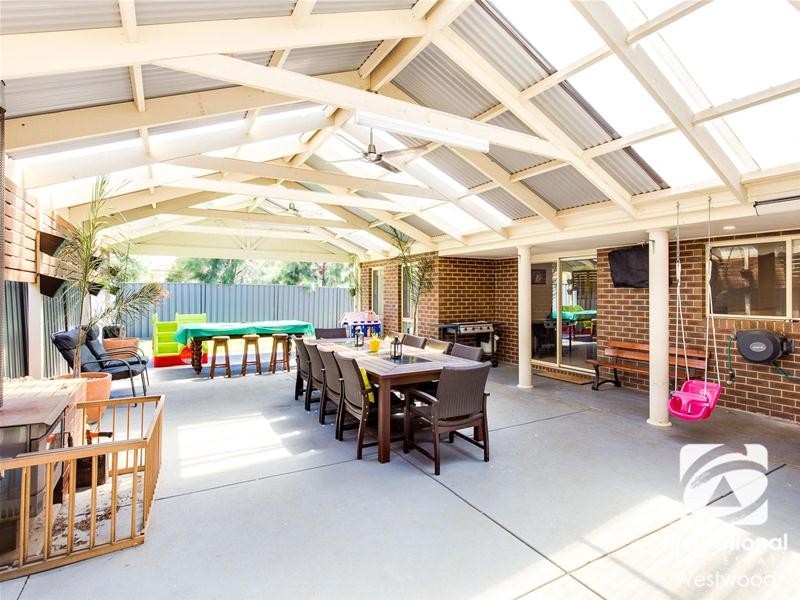 15 Maculata  Place, Wyndham Vale VIC 3024