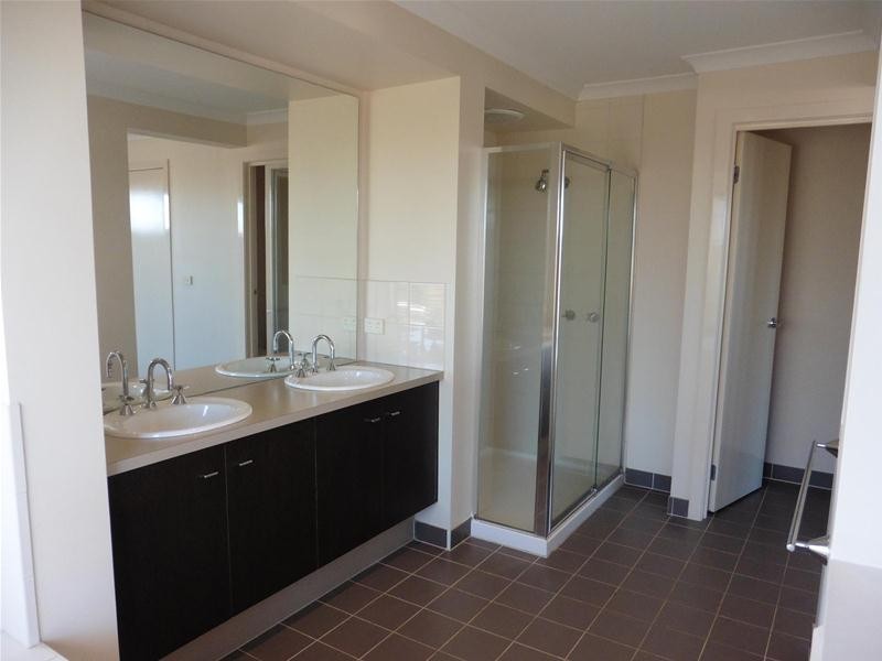 20 Chesterton Avenue, Tarneit VIC 3029