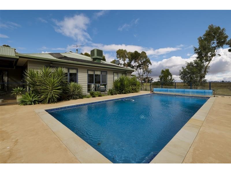 1 Shanahans Road, Mount Cottrell VIC 3024