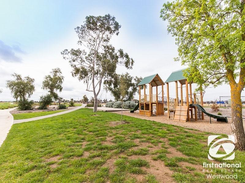 198 Riversdale Drive, Tarneit VIC 3029