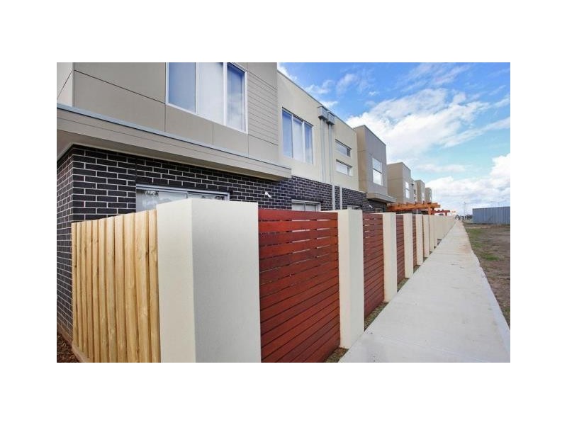 18/5 Thomas Carr  Drive, Tarneit VIC 3029