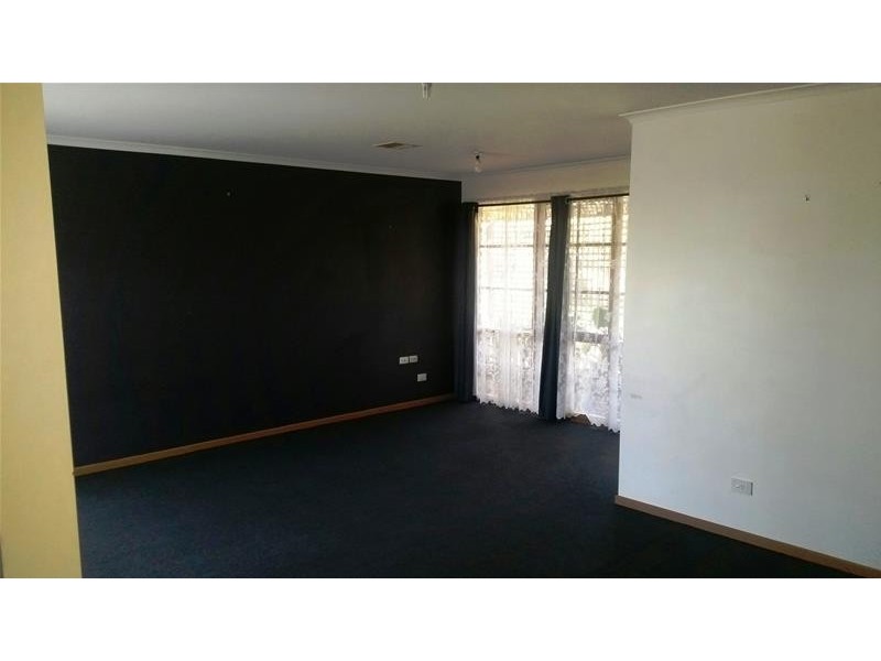 70 Songlark Crescent, Werribee VIC 3030