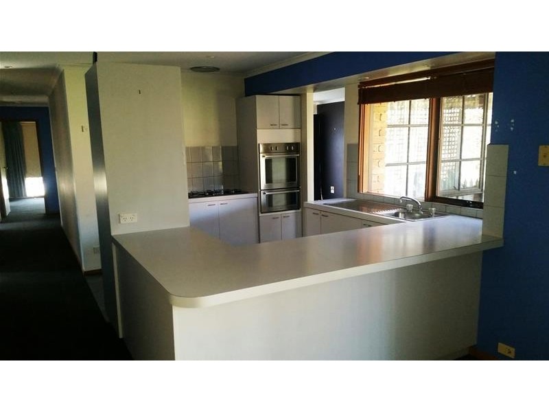 70 Songlark Crescent, Werribee VIC 3030