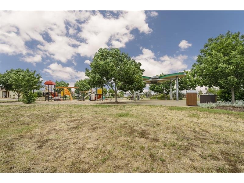 19 Farfalla Way, Tarneit VIC 3029