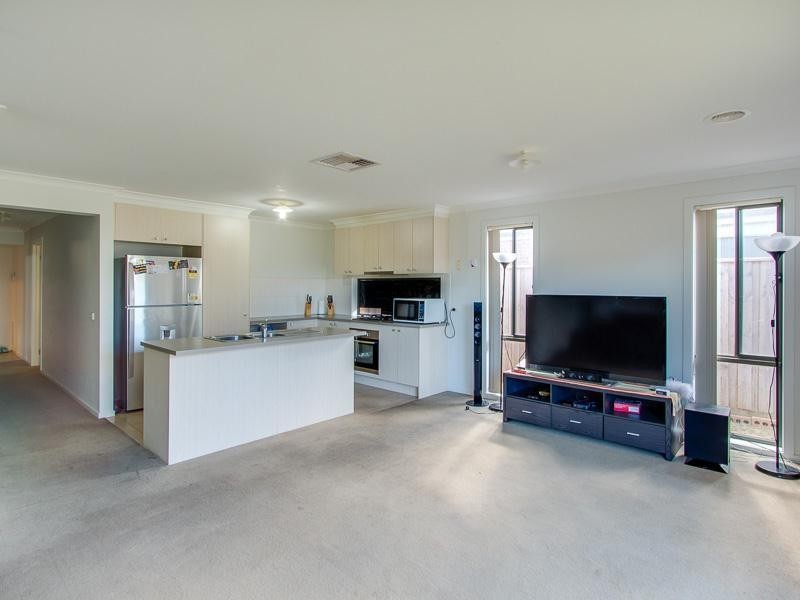 98 Hamish Drive, Tarneit VIC 3029