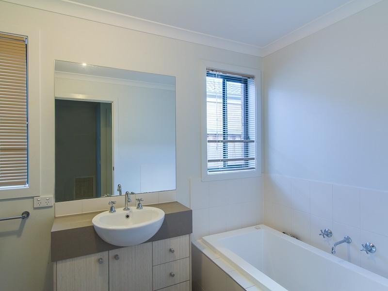 98 Hamish Drive, Tarneit VIC 3029