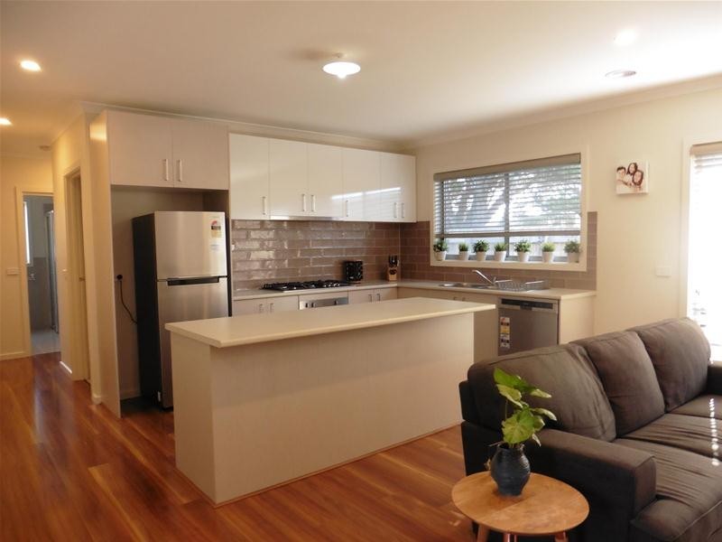 2/246 Hogans Road, Hoppers Crossing VIC 3029