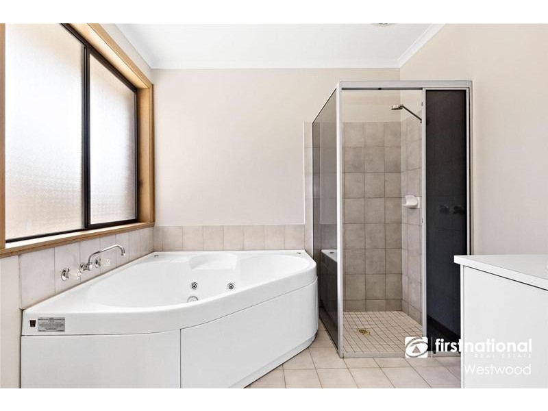 6 Melanie Drive, Werribee VIC 3030