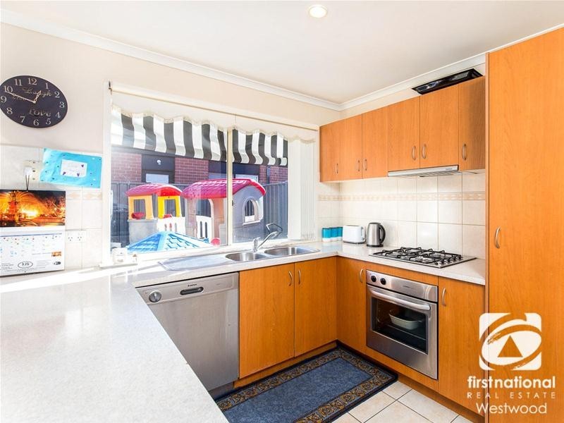 3 Maclarens Close, Wyndham Vale VIC 3024