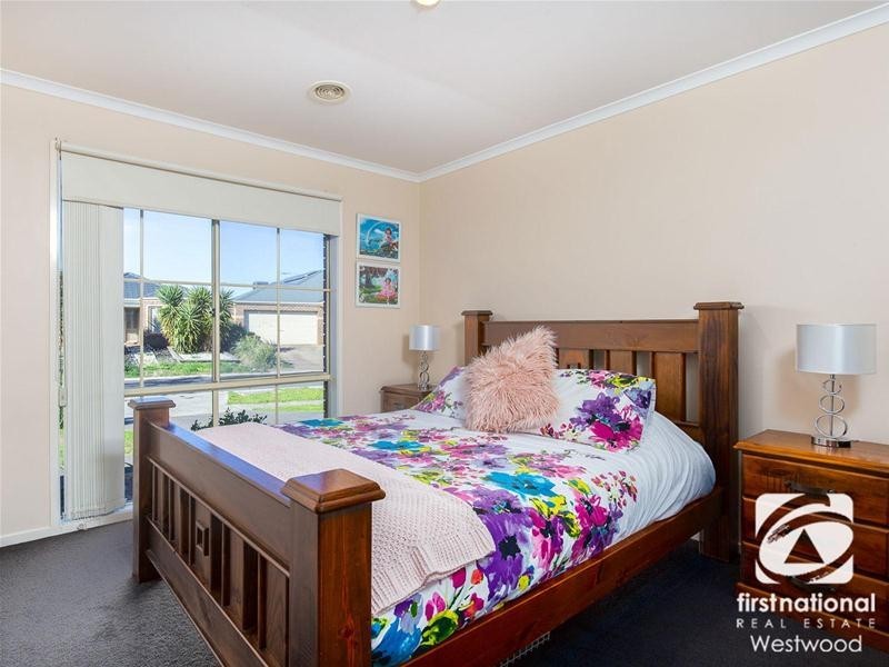 3 Maclarens Close, Wyndham Vale VIC 3024