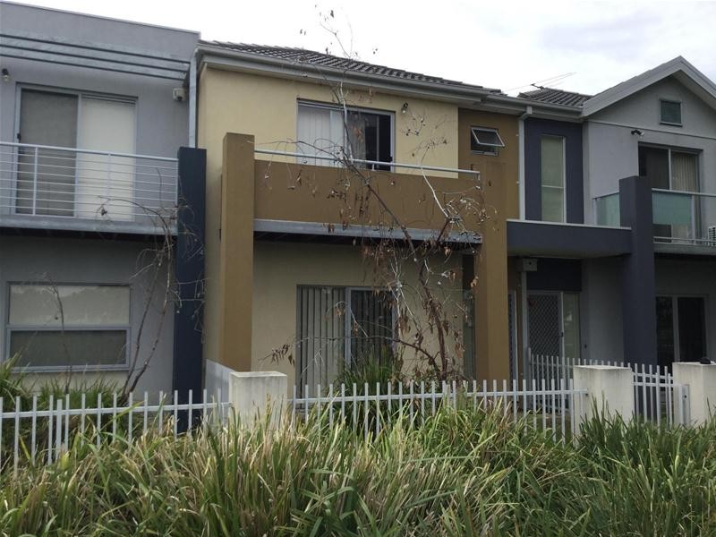 4 Picton Lane, Point Cook VIC 3030