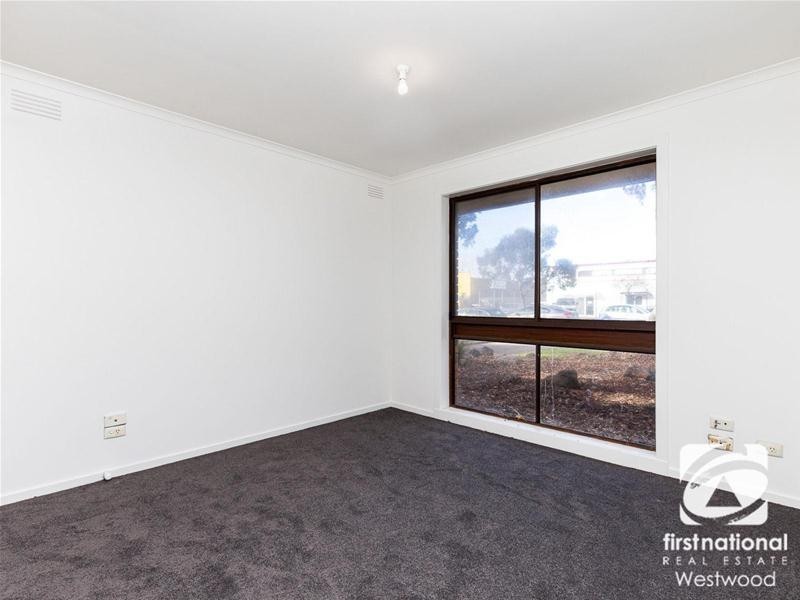 6 Riverside Avenue, Werribee VIC 3030