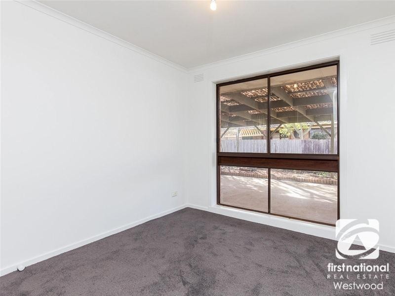 6 Riverside Avenue, Werribee VIC 3030