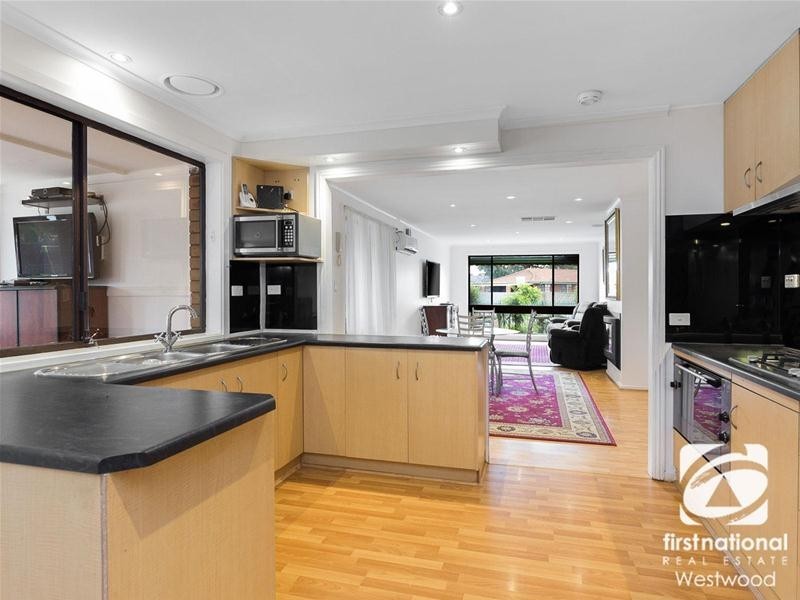 2 Hawk Court, Werribee VIC 3030